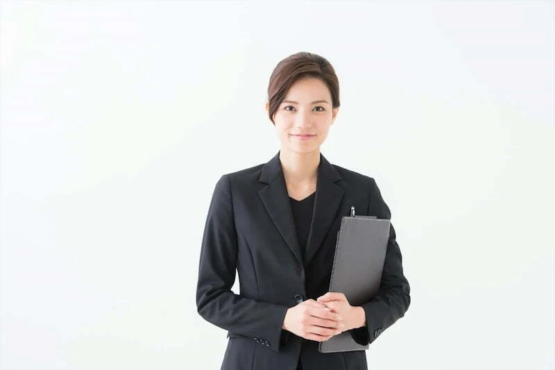 手をあ和得るスタッフ