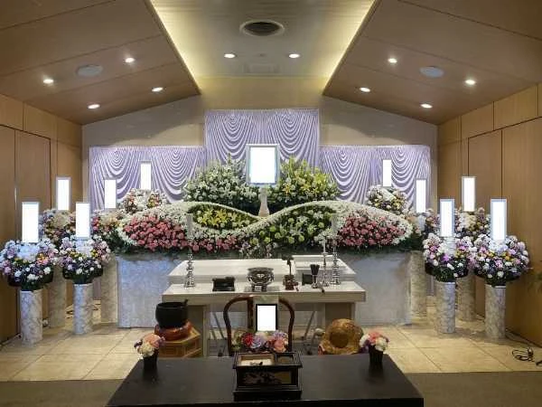 花屋の技術を活かした祭壇